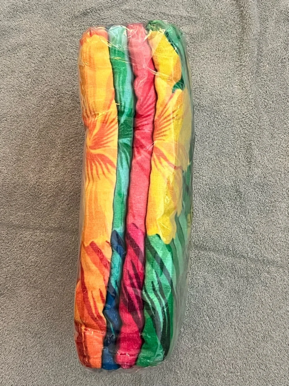 Set of 4 Tropical Hibiscus Floral Beach Towels
